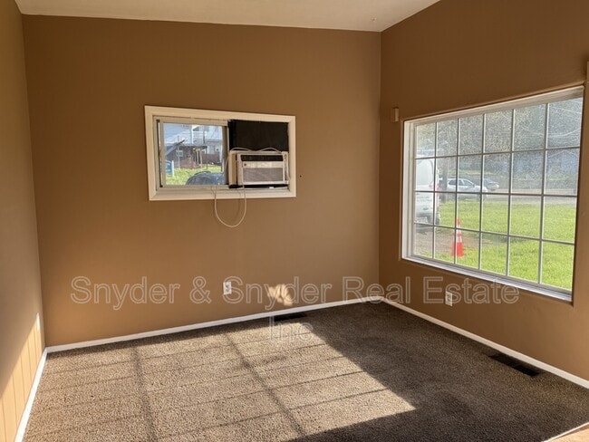 Building Photo - 2350 Newton St