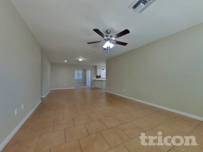 Building Photo - 2108 W Hermosa Dr