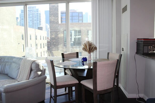 Foto del edificio - 757 N Orleans St