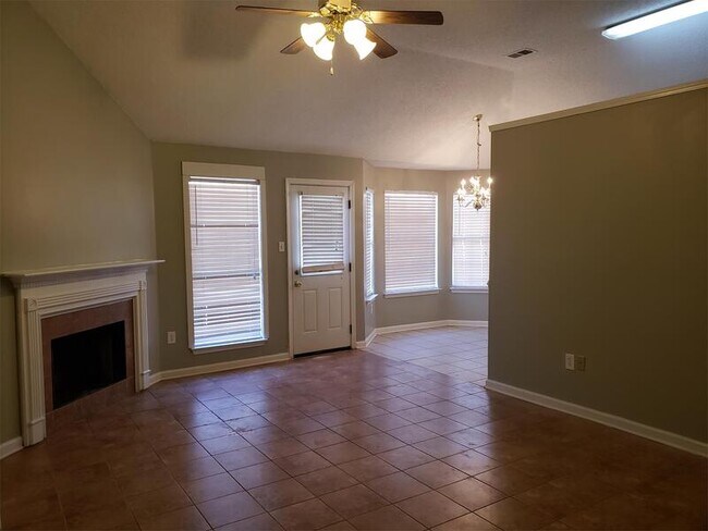 Foto del edificio - 4187 Rainey Woods Dr