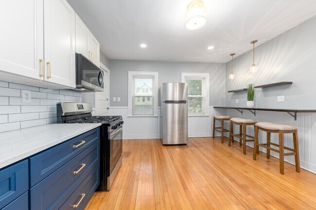 Foto del edificio - 2634 N Bartlett Ave