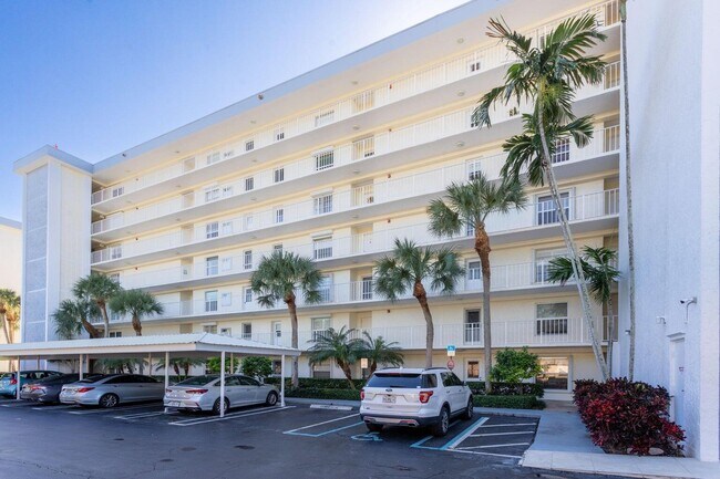 Foto del edificio - 1 Harbourside Dr