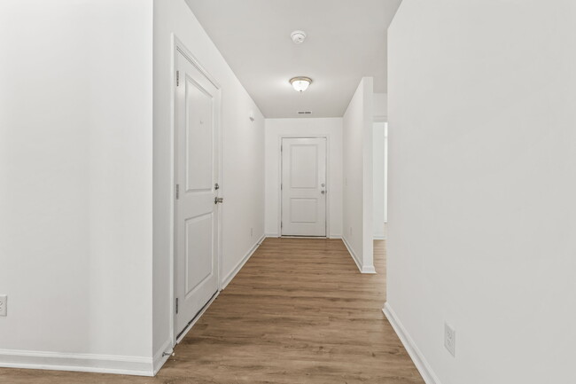 Building Photo - 1789 Sapphire Dr