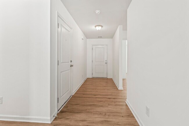 Foto del edificio - 1789 Sapphire Dr