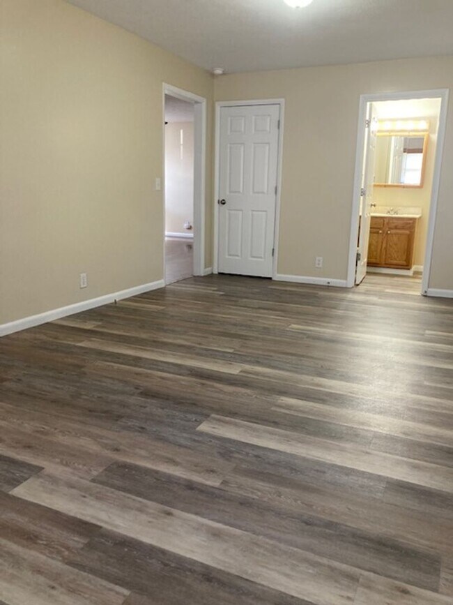 Foto del edificio - Updated 3 Bedroom Home Available!