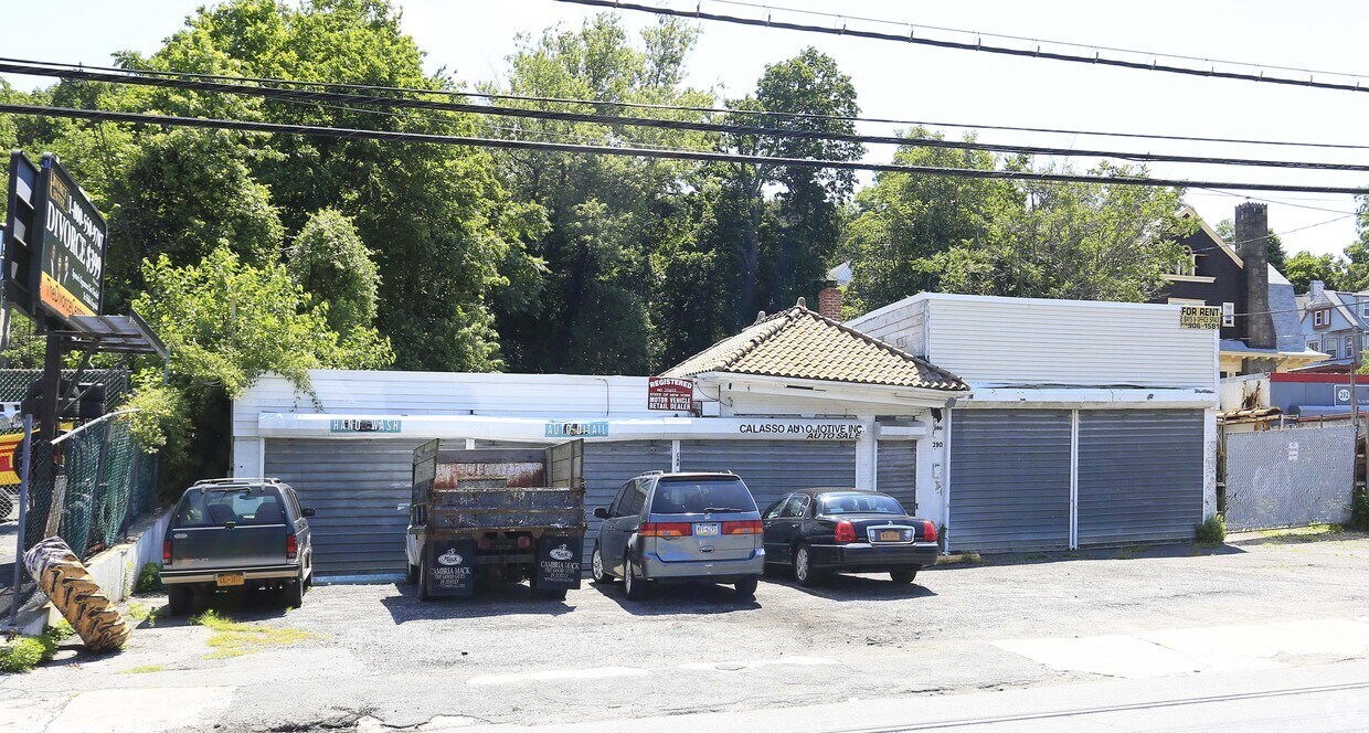 290 Warburton Ave - 263 Warburton Ave