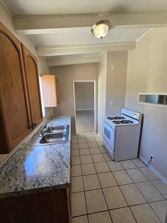 Building Photo - 74955 Alta Loma Dr