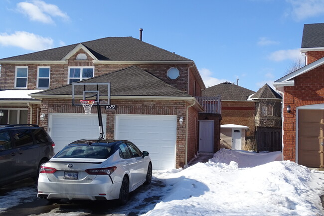 Building Photo - 866 Cassie Rd