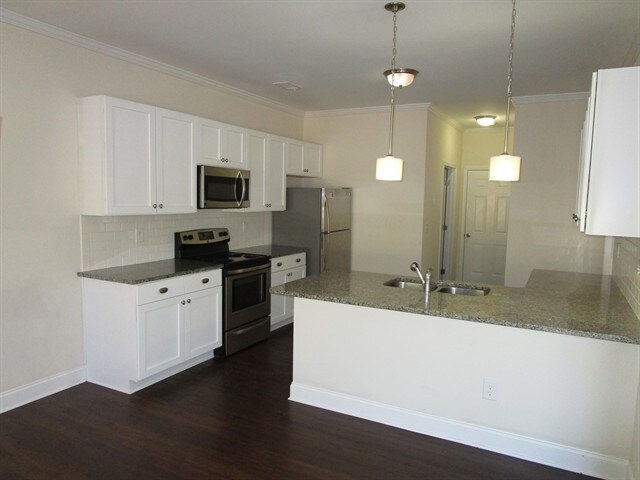 Building Photo - 2465 Beal Street