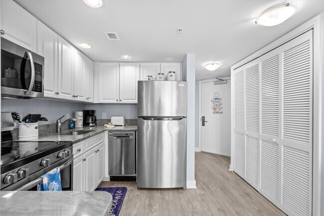 Foto del edificio - 2411 S Ocean Blvd