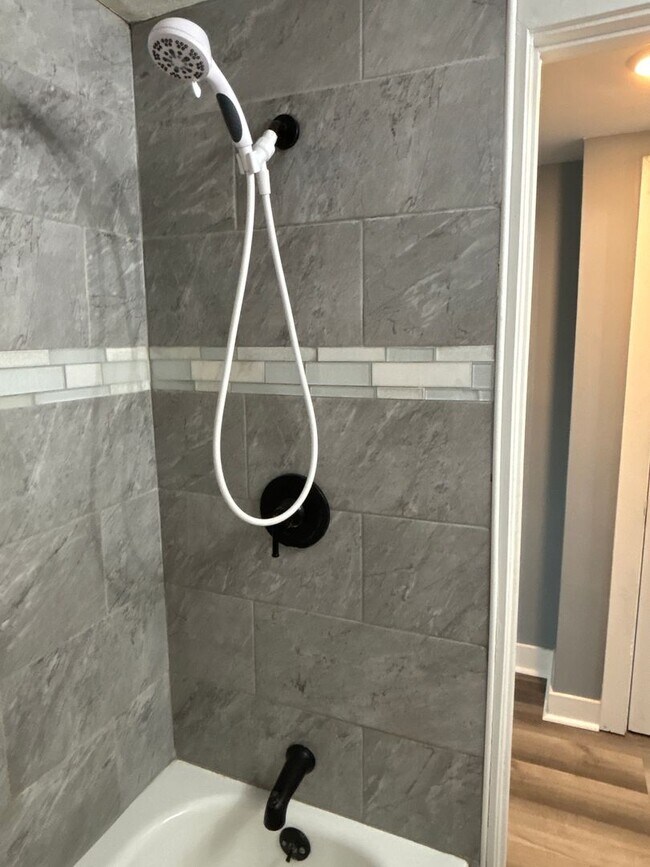 Building Photo - 1309 W Pruitt St