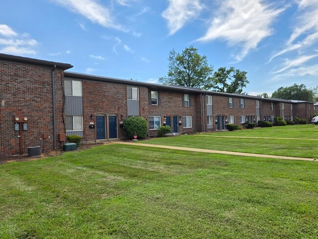 Building Photo - Yorktowne Apartments