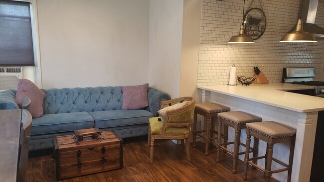 Foto del edificio - 126 Prentice Ave