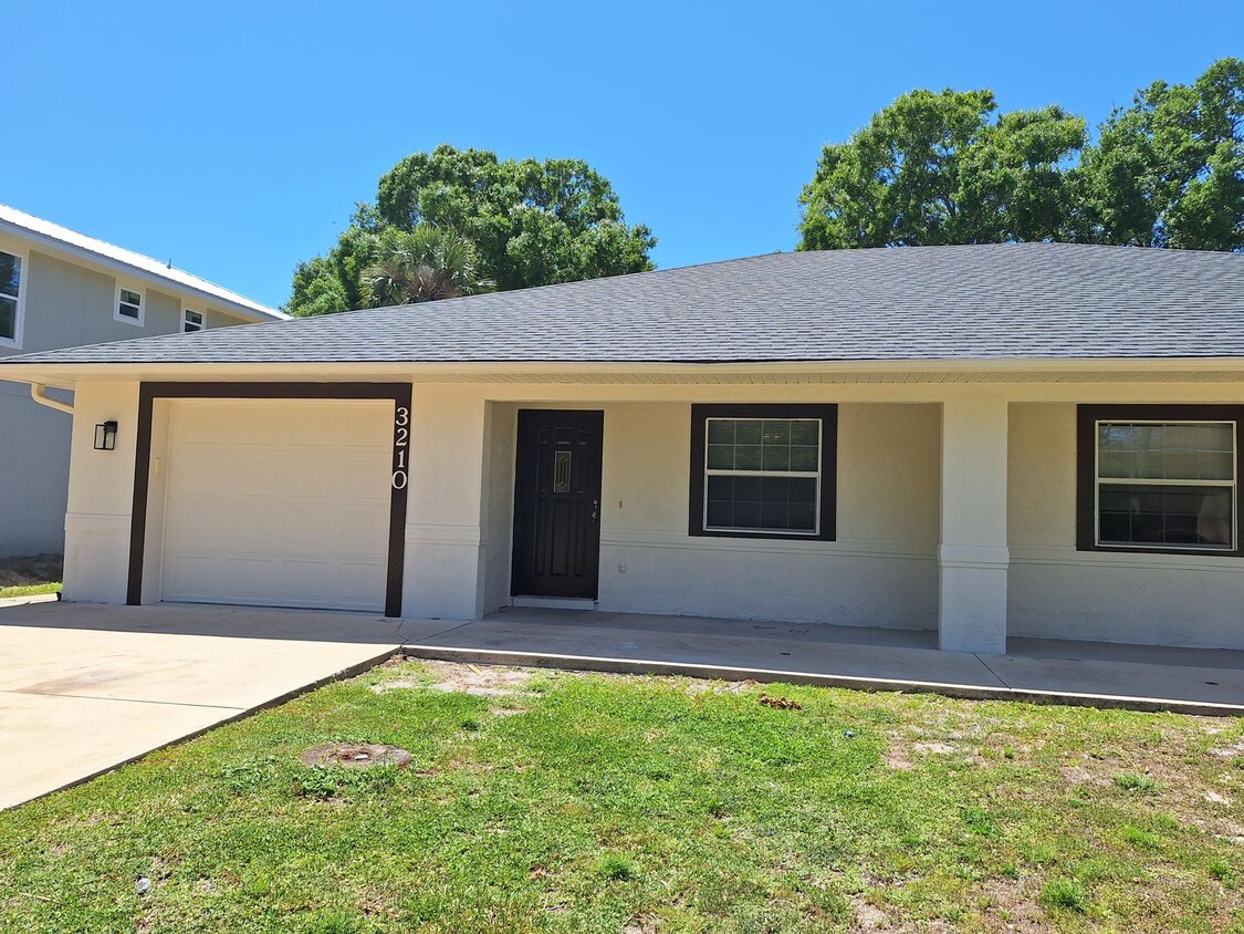 Foto principal - 2BR 2BA plus 1 CAR GARGE DUPLEX - EDGEWATER