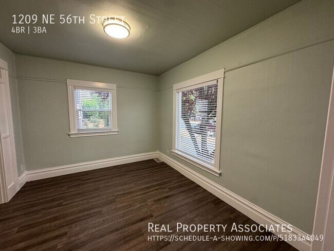 Foto del edificio - 1209 NE 56th St