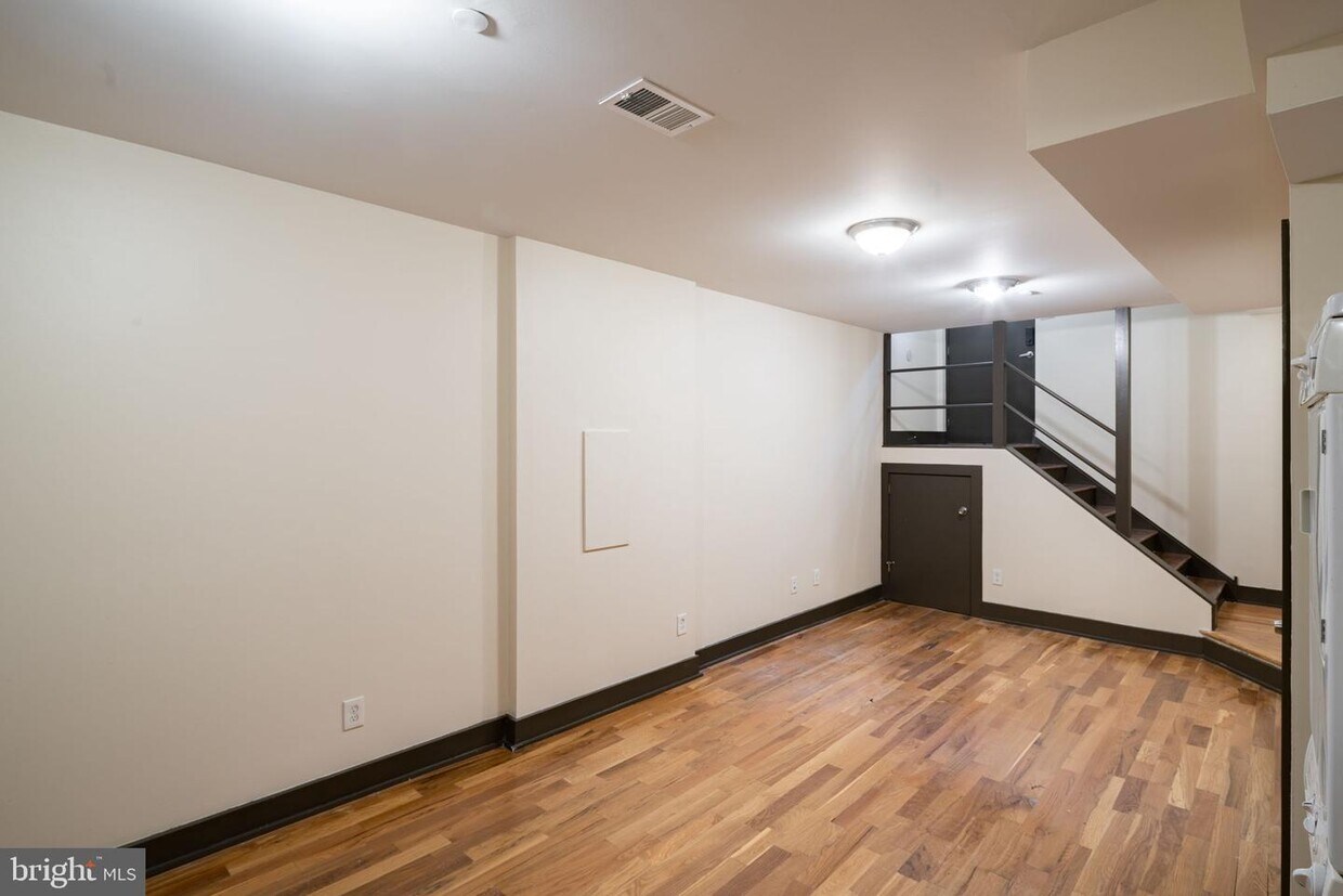 Primary Photo - 2022 N 18th St