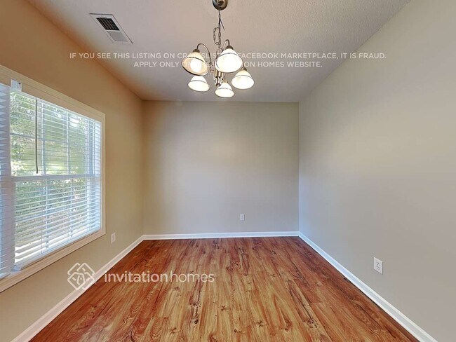 Building Photo - 5881 Newnan Ct