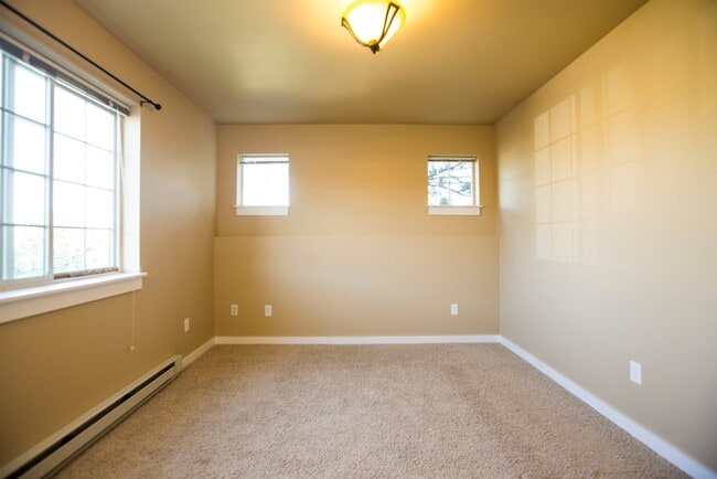 Building Photo - 4645 Bembrick St