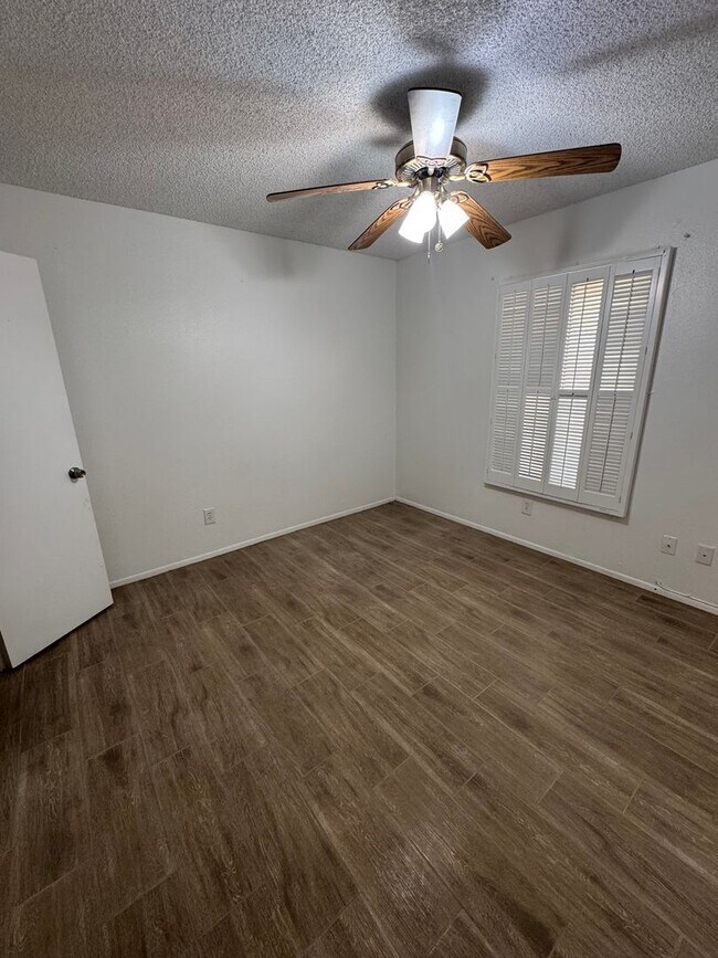 Foto del edificio - Tempe 2BD/1BA Townhome!