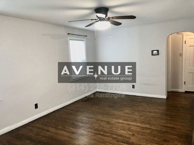 Foto del edificio - 5242 Parker Ave