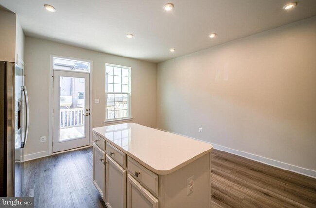 Foto del edificio - 14062 Sunrise Valley Dr