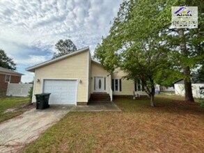 Building Photo - 2043 Lakeridge Dr