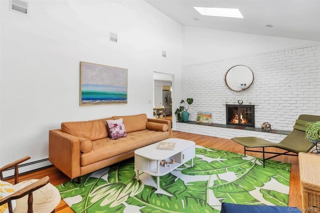 Building Photo - 485 Pine Rd