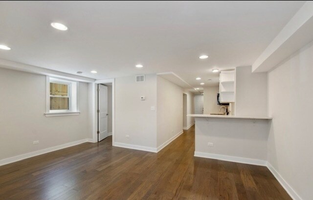 Building Photo - 3054 N Spaulding Ave