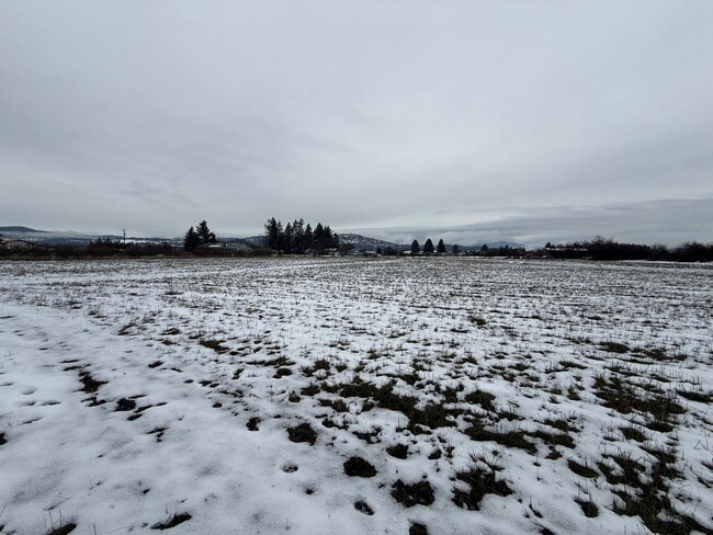 Building Photo - 24211 E Wellesley Ave