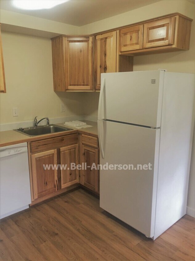 Primary Photo - Beautifully Remodeled 2 Bedroom Apartment