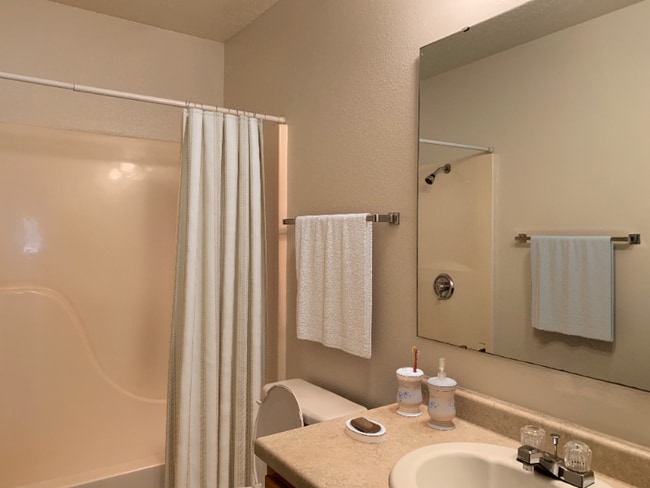 Building Photo - 1121 14th Ave E