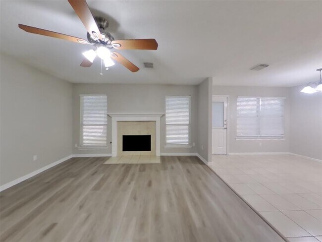 Foto del edificio - 1615 Trail Forest Ct