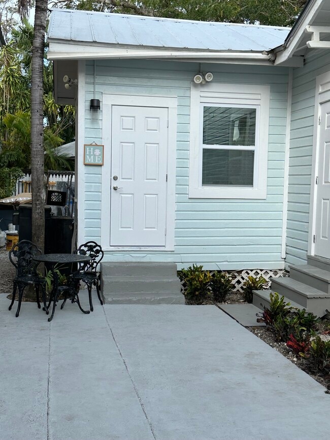 Front Entrance - 1020 White St