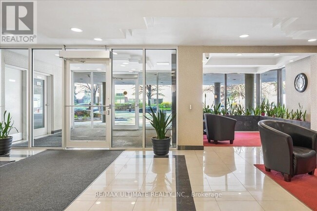 Building Photo - 300 Webb Dr