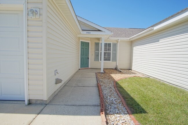 Building Photo - Coming Available 10/17 – 2BR/1BA Home in S...
