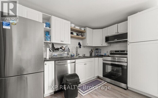 Photo du bâtiment - 89 College St E