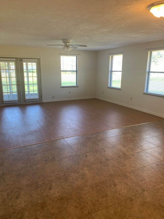 Building Photo - 2 Bedroom in Turkey Creek