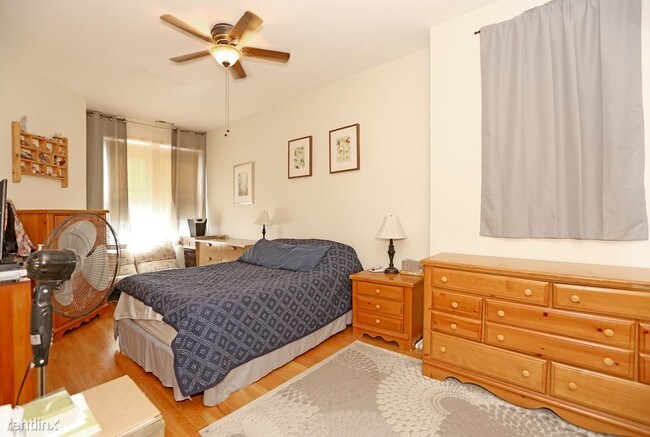 Foto del edificio - 2639 W Hirsch St