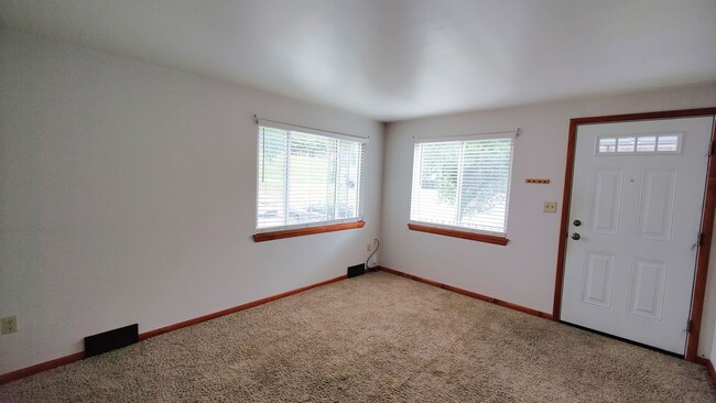 Foto del edificio - *Recently Updated 1BD/1BA Apartment Availa...