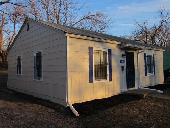 Building Photo - 5447 College Avenue