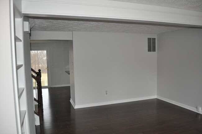 Family room - 1019 Cottonwood Ct.
