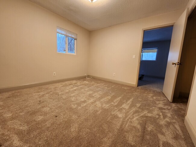 Building Photo - 6779 Bells Ferry Rd
