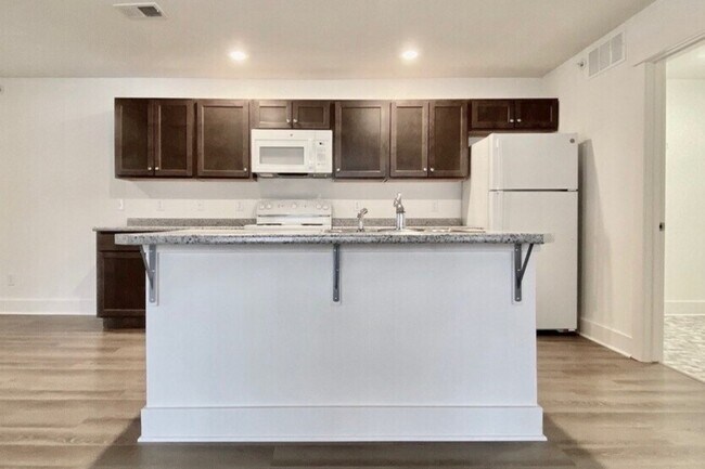 Building Photo - Bayberry Pointe Apartments