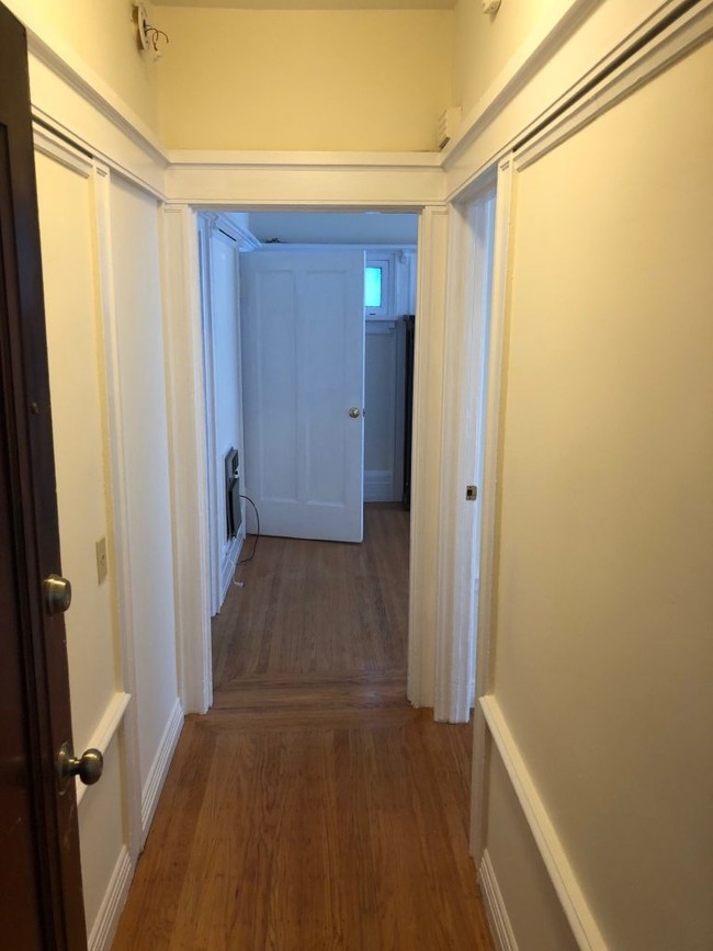 Building Photo - Classic Nob Hill 1 Bedroom apartment!