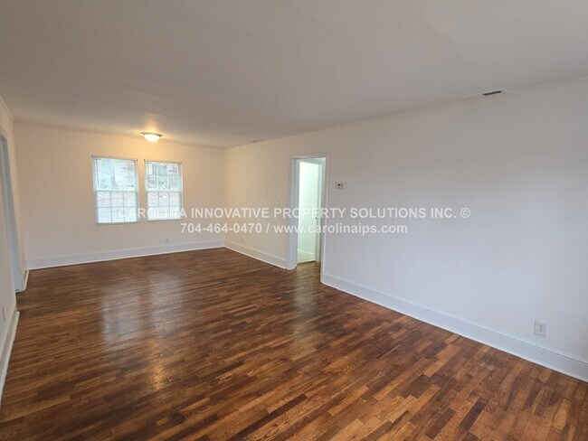 Foto del edificio - 2711 Beech Nut Rd