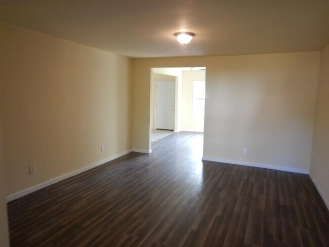 Foto del edificio - 7121 Conley St