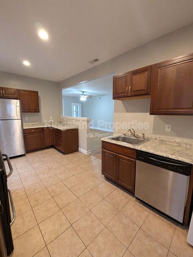 Foto del edificio - 5137 Waterman Blvd