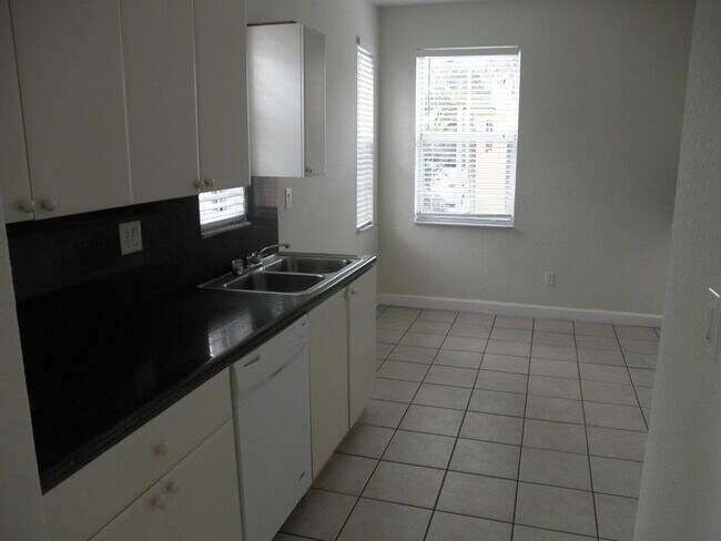 Foto del edificio - 3308 Shoma Dr