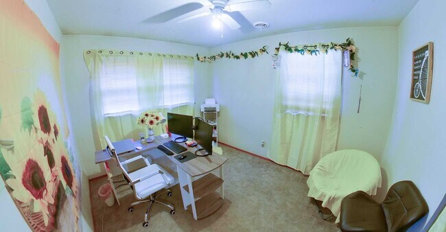 Building Photo - 3D Tour Available - 4 Blocks to KSU Campus...
