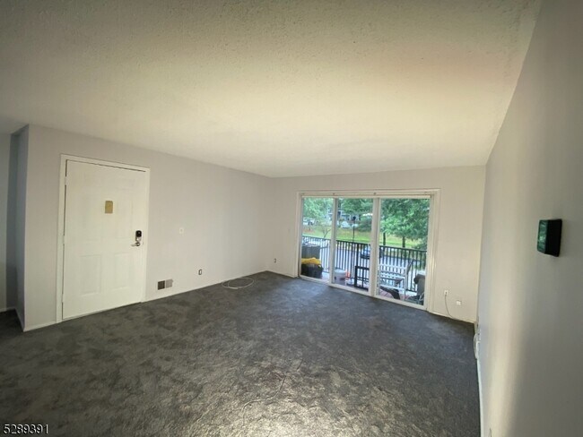 Building Photo - 254 Robertson Way